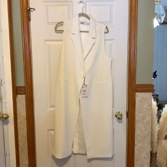 Vest- Zara. - Picture 1 of 4